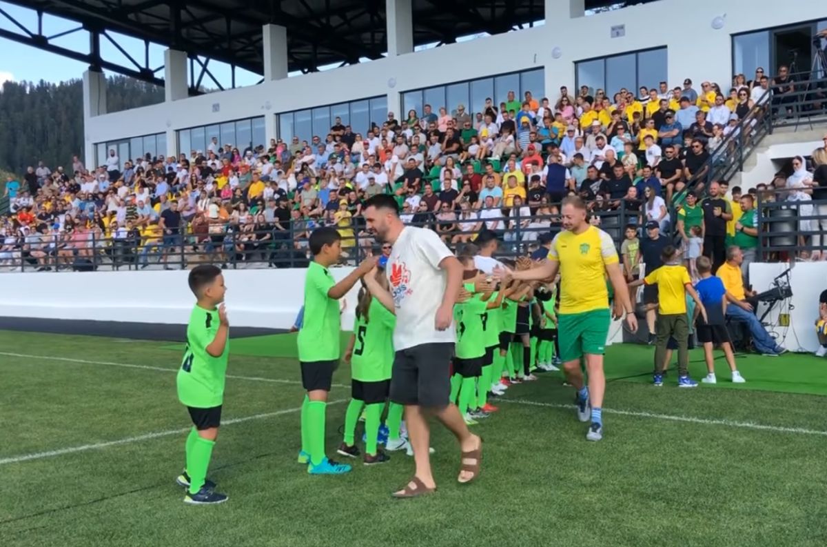 Noul stadion din regiunea Moldovei, inaugurat cu folk și cu nume mari din fotbalul românesc »  Locație pitorească, investiție de 3 milioane de euro