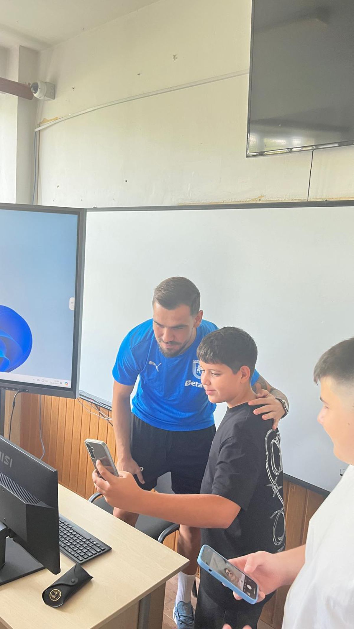 Fotbaliștii Universității Craiova au fost prezenți la deschiderea noului an școlar