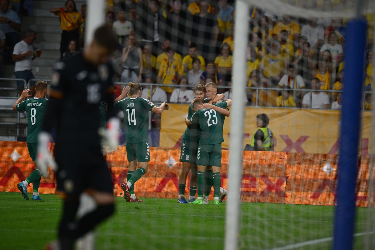 Moment emoționant înainte de România - Lituania » Christoph Daum a fost comemorat pe Stadionul Steaua