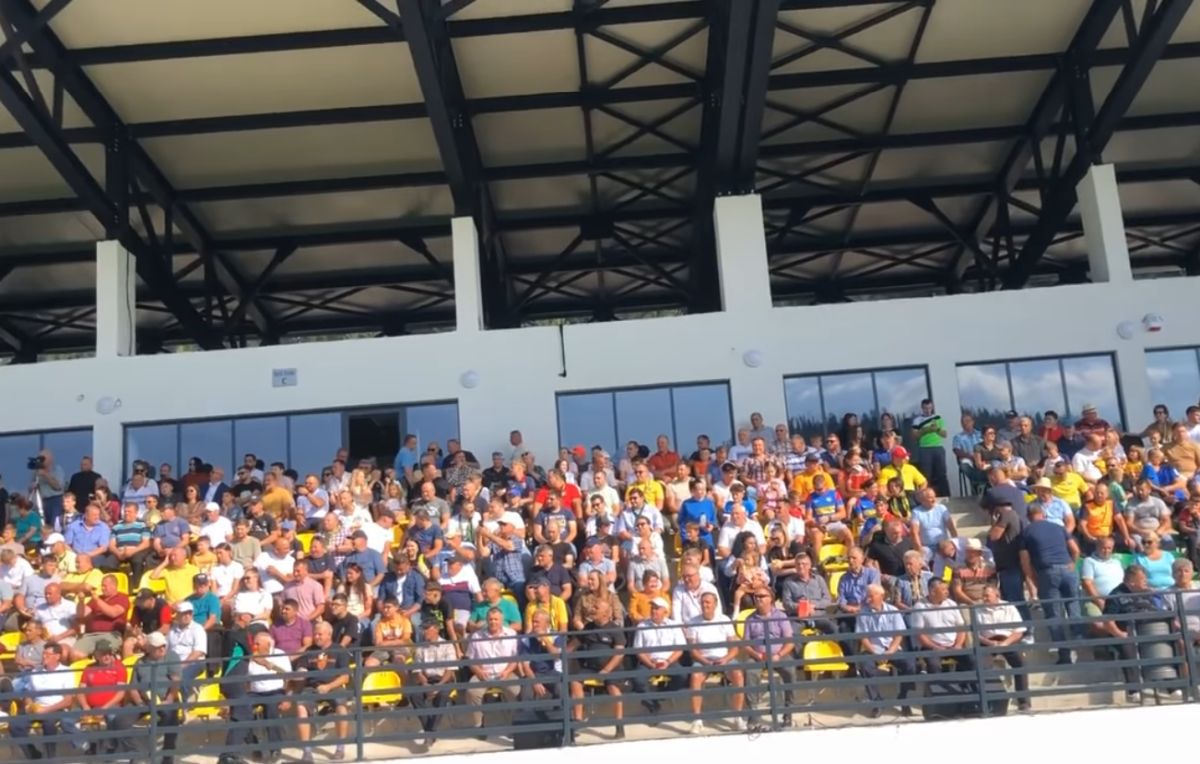 Noul stadion din regiunea Moldovei, inaugurat cu folk și cu nume mari din fotbalul românesc »  Locație pitorească, investiție de 3 milioane de euro