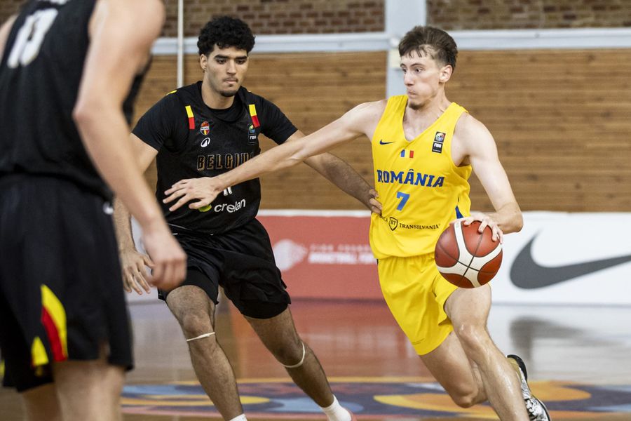 Christian Nițu, în maioul naționalei U20/Foto: fiba.basketball Canadianul cu părinți români din naționala de baschet vorbește despre experiența trăită și face o promisiune: „Deja am descărcat Duolingo”