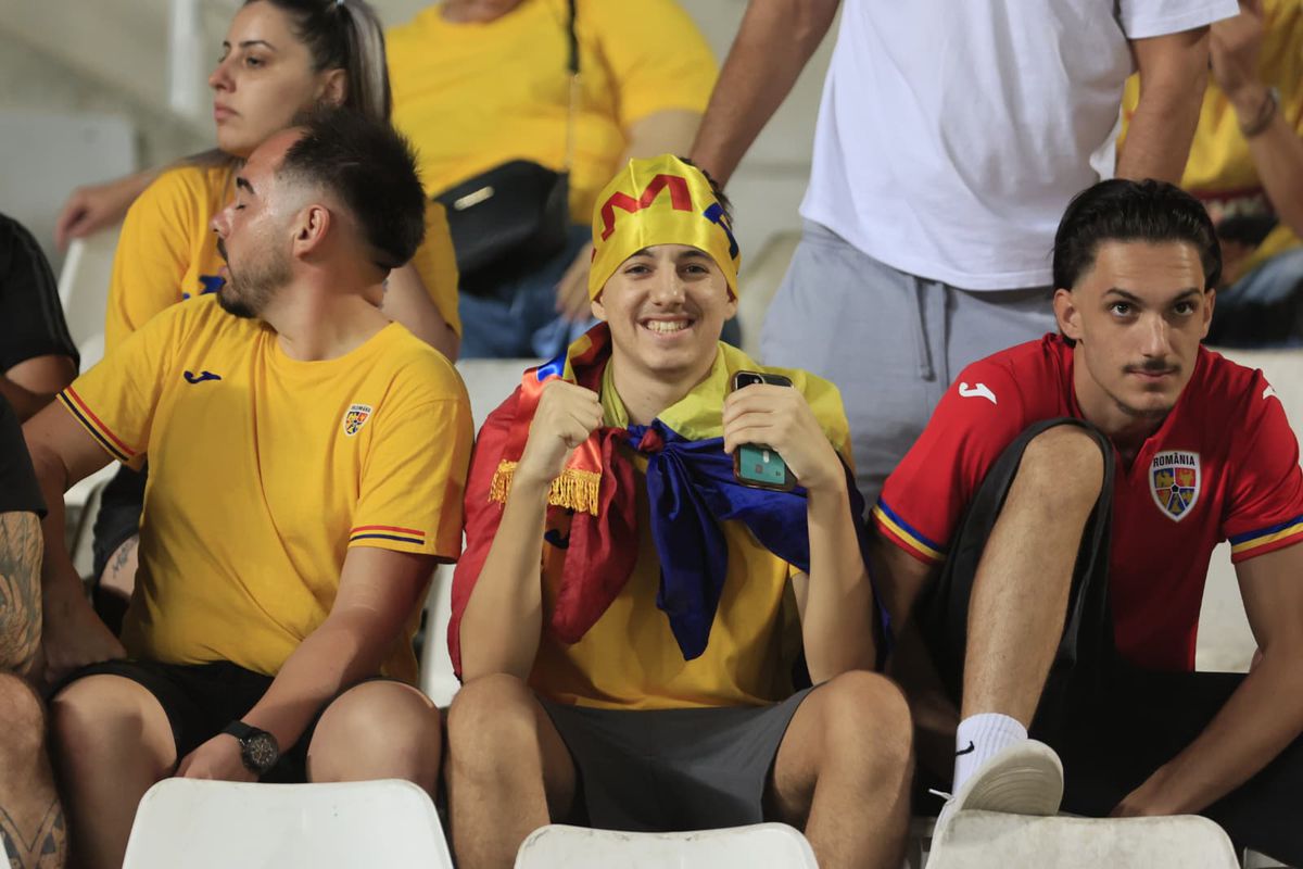 Ioan Niculae și alte cadre înainte de Cipru - România