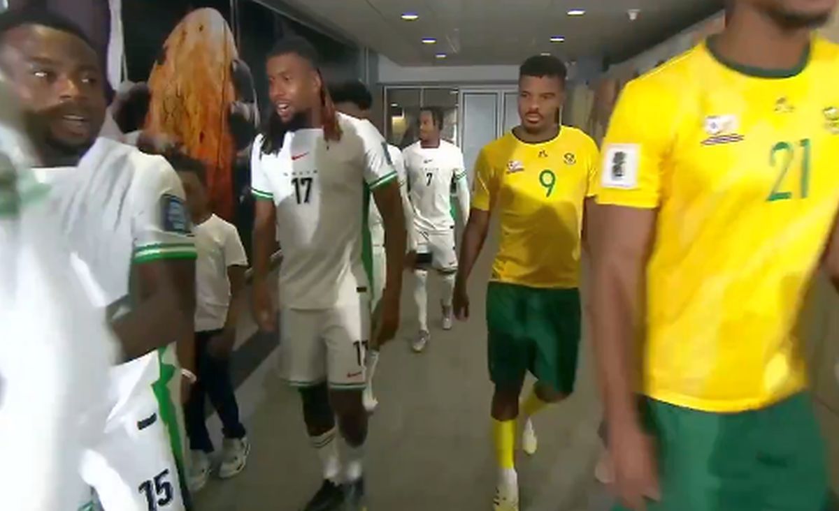 Moment comic sub ochii lui Siyabonga Ngezana: ce au pățit celebrii adversari » Africa de Sud, aproape de Mondial