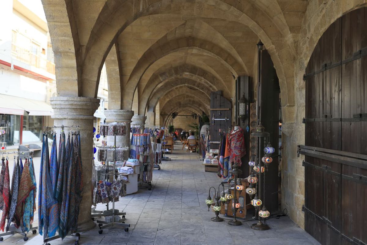 Nicosia - orașul împărțit în două