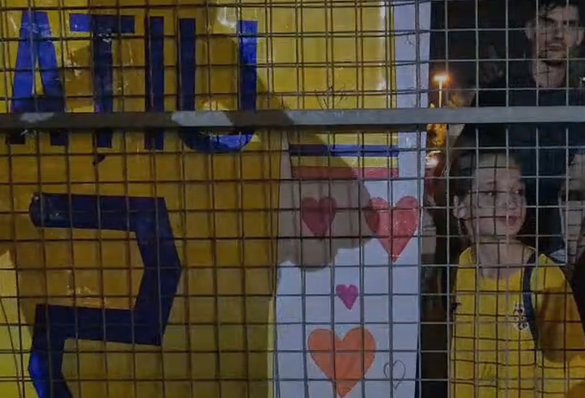 „Demisia, gata!” » Furie după Cipru - România: „Să le fie rușine! S-au făcut că vorbesc la telefon, ăsta e respectul!”