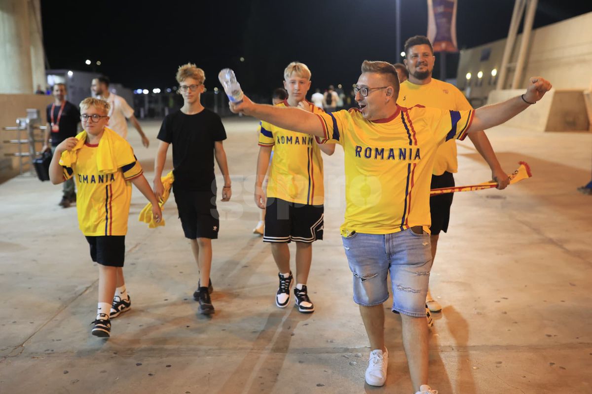 Ioan Niculae și alte cadre înainte de Cipru - România