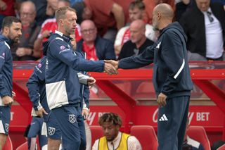 Primul antrenor dat afară din Premier League! Surpriză de proporții, având în vedere ce a reușit în sezonul trecut