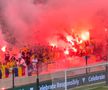 Ultrașii României au aprins din nou torțe pe stadion. Ce urmează