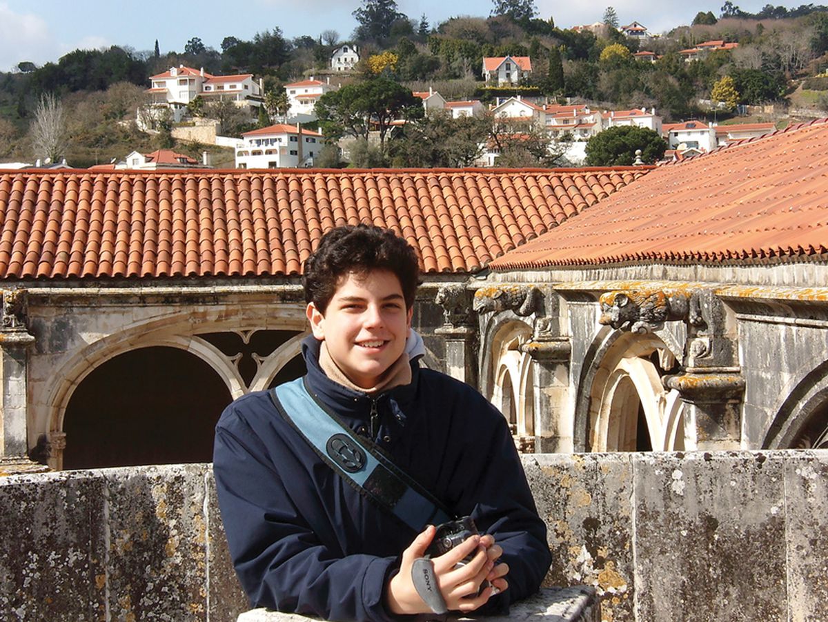 Carlo Acutis, primul primul sfânt al generației milenialilor, iubitor de fotbal și suporter AC Milan