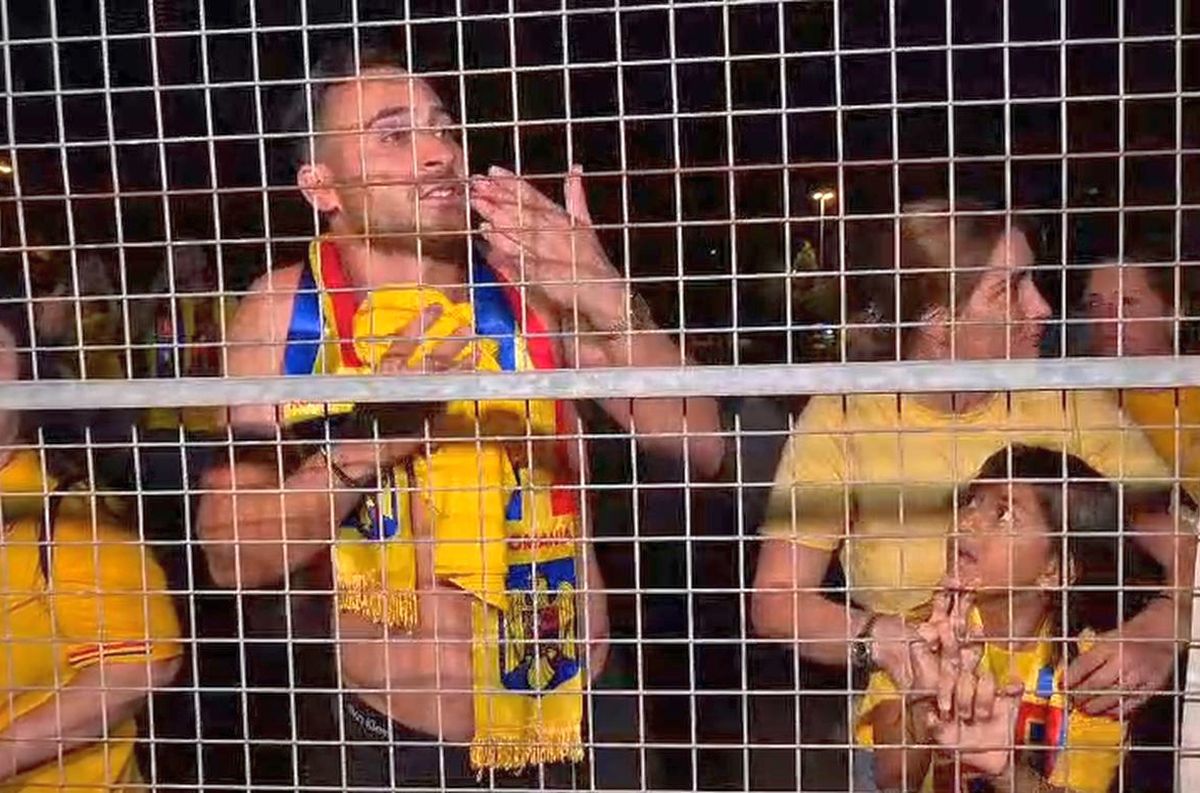 „Demisia, gata!” » Furie după Cipru - România: „Să le fie rușine! S-au făcut că vorbesc la telefon, ăsta e respectul!”