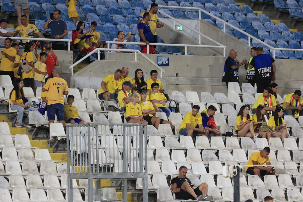 Ioan Niculae și alte cadre înainte de Cipru - România