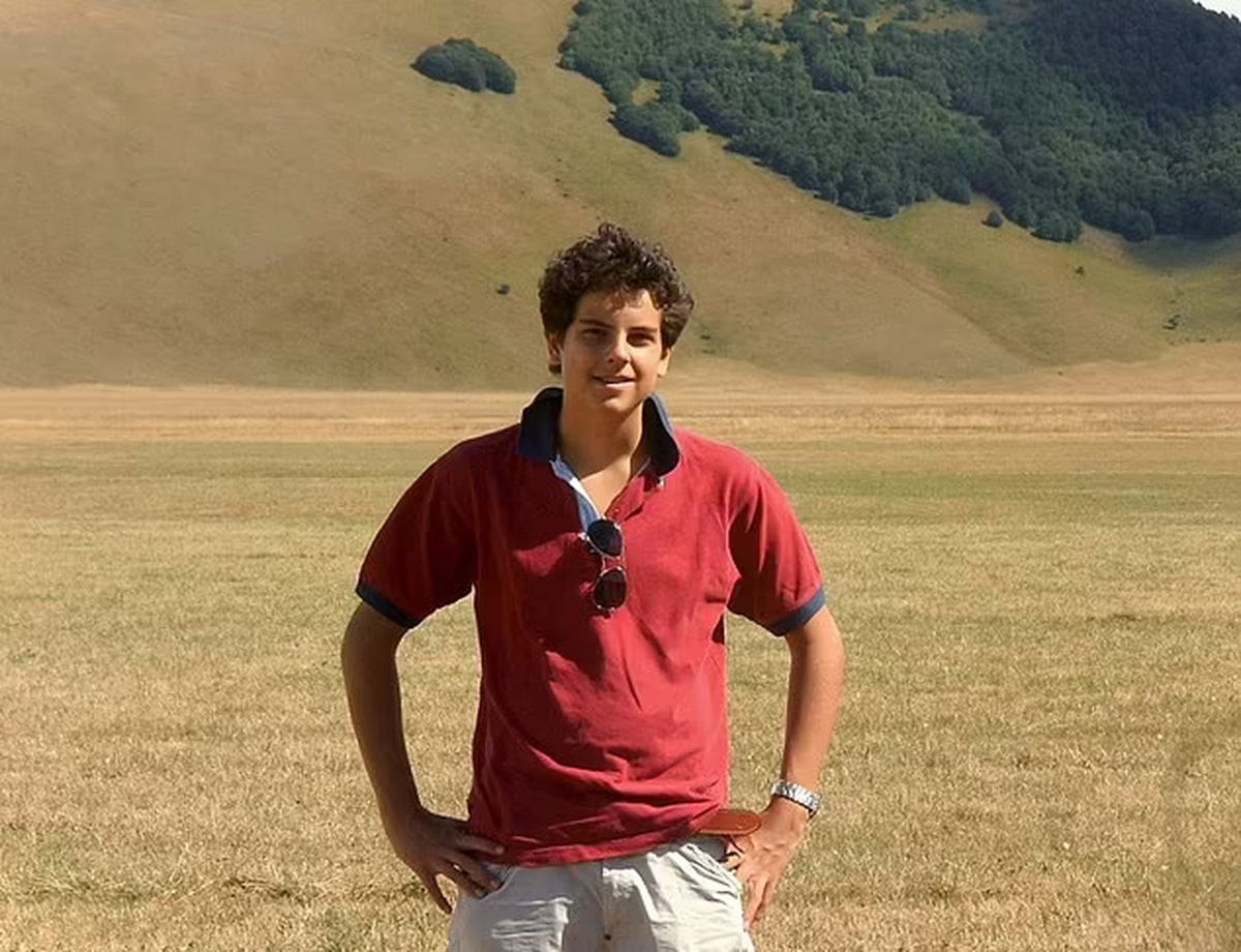 Carlo Acutis, primul primul sfânt al generației milenialilor, iubitor de fotbal și suporter AC Milan