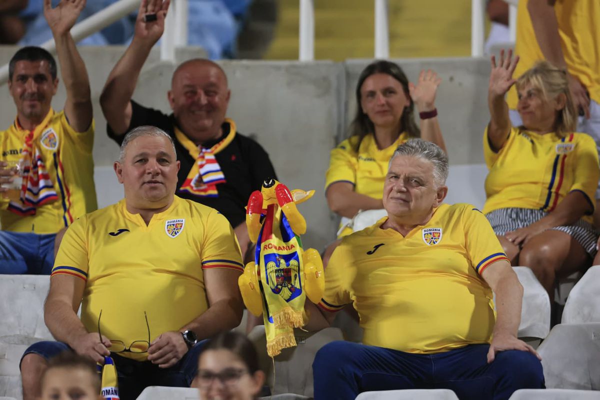 Ioan Niculae și alte cadre înainte de Cipru - România