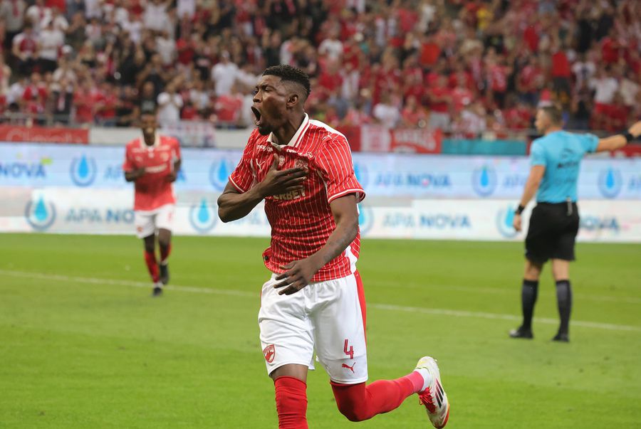 Kennedy Boateng este mai aproape de o despărțire de Dinamo decât o prelungire de contract. Foto: Ionuț Iordache, GSP Boateng, pe urmele lui Homawoo? » Dinamo a blocat oferta pe final de mercato