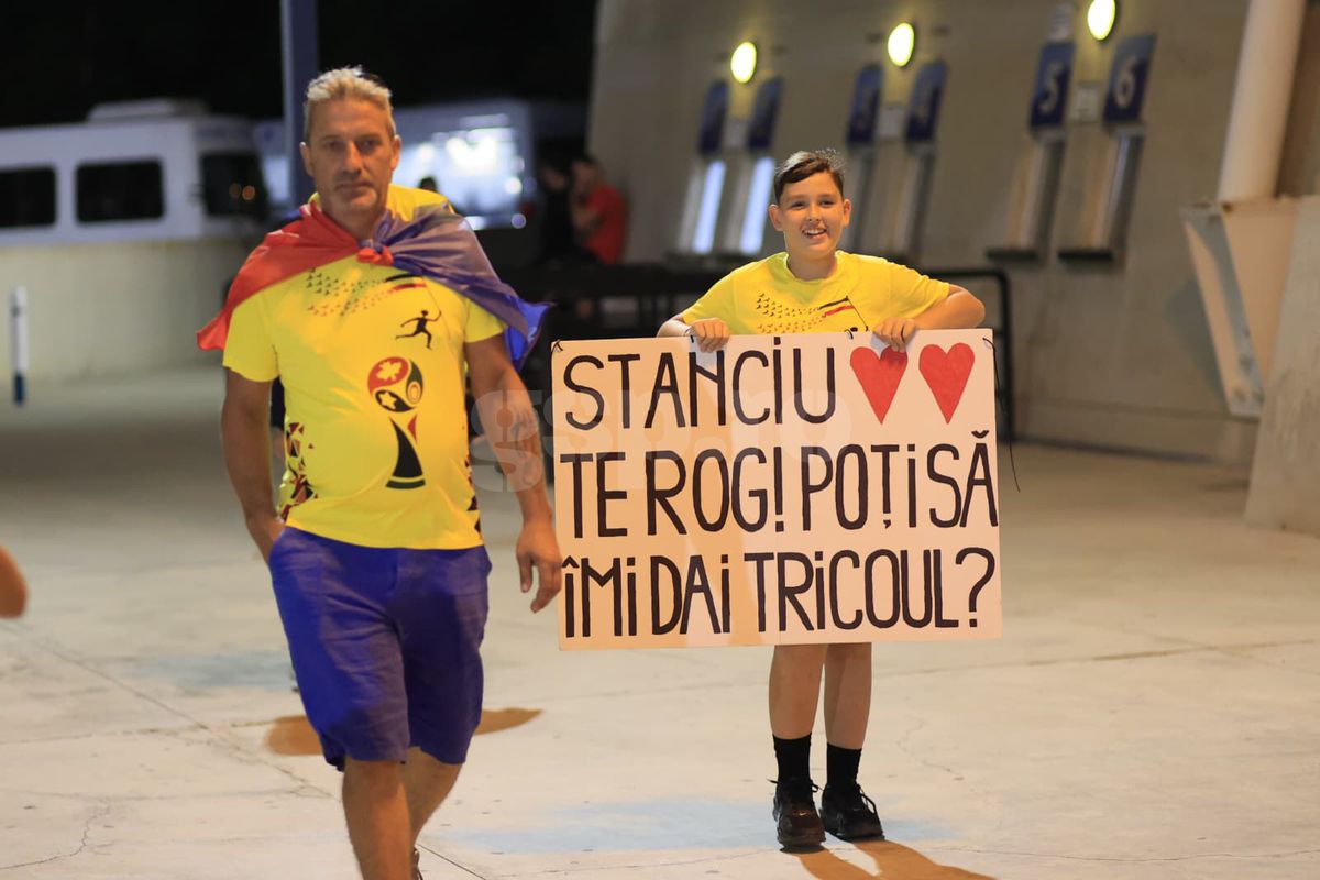 Ioan Niculae și alte cadre înainte de Cipru - România