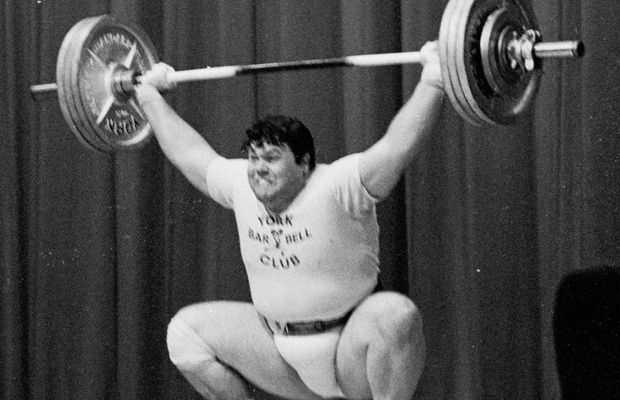 Mânca 5 mese pe zi și bea 3 litri de lapte: a murit unul dintre cei mai puternici oameni din lume