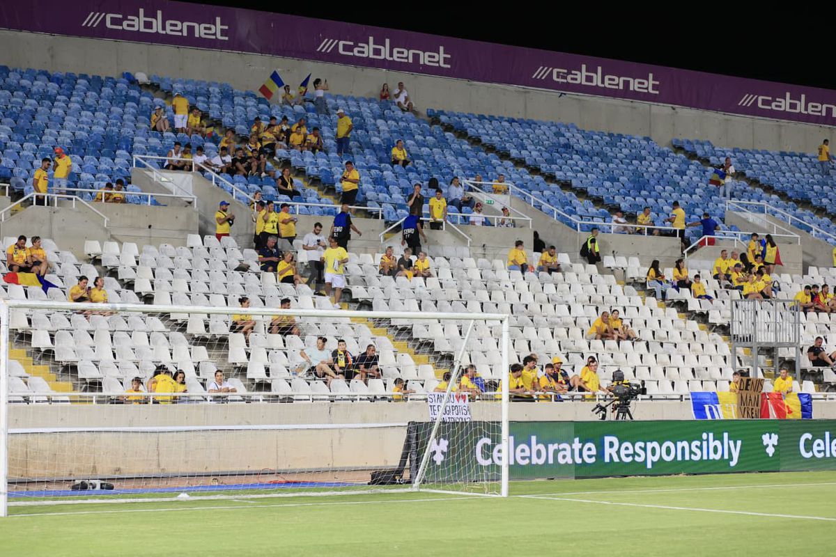 Ioan Niculae și alte cadre înainte de Cipru - România