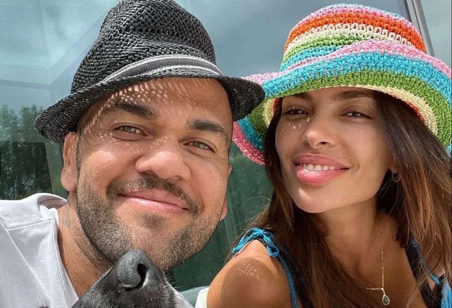 Dinorah Santa Ana, pe vremea când forma un cuplu fericit cu Dani Alves Război între soțiile lui Dani Alves: „Felicitări, fato! Ai ales un tată denaturat, ce ochi buni ai!” vs „Când robinetul se închide...”