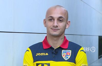 INSULELE FEROE - ROMÂNIA // VIDEO Alex Mitriță și pasiunea pentru câini: „Vreau să îmi cumpăr unul în fiecare țară în care mă voi transfera”