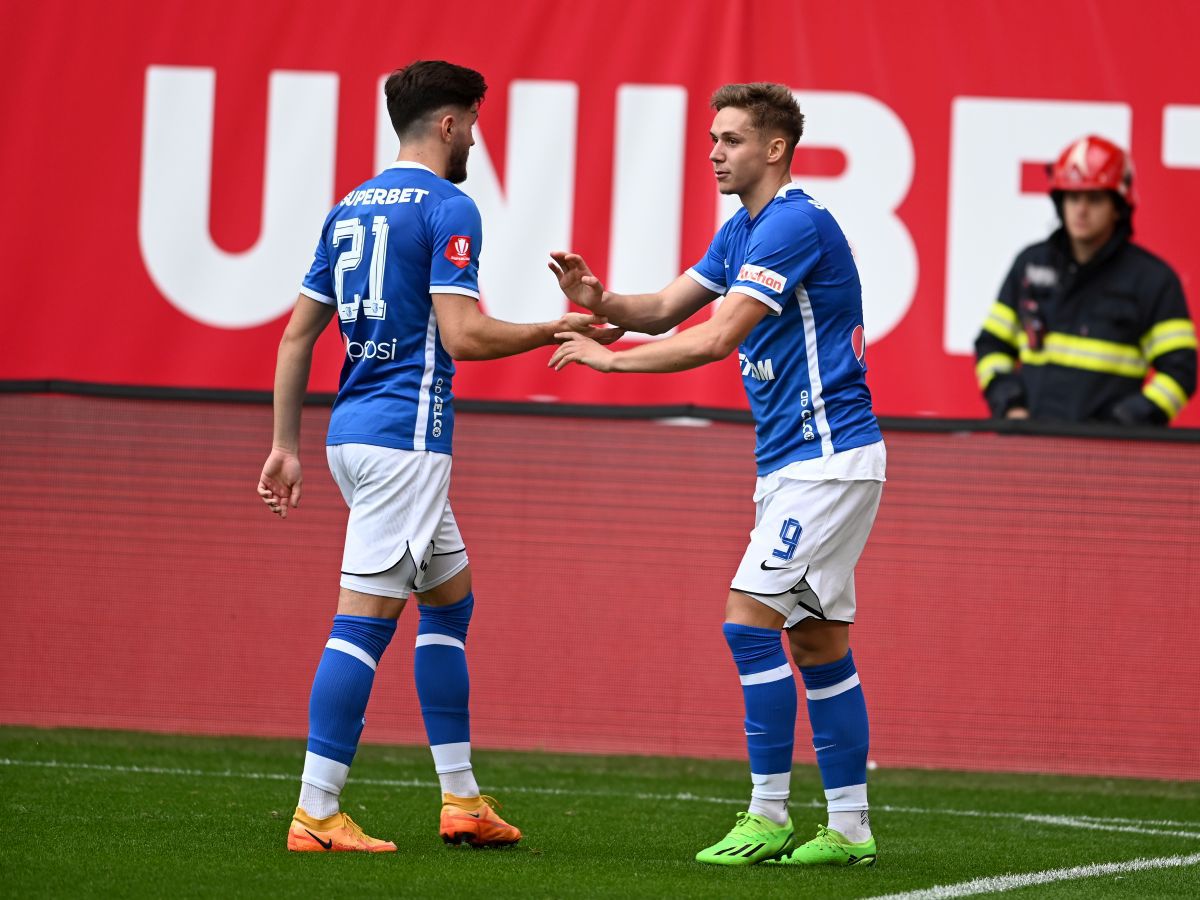 Gică Hagi a izbucnit la adresa propriului staff: „Sunt nervos, e o greșeală foarte mare! Să mi se spună că poate juca și apoi să văd asta?!”