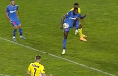 Henț evident, în careu, la Dawa, în Petrolul - FCSB » De ce nu a dictat penalty Horațiu Feșnic