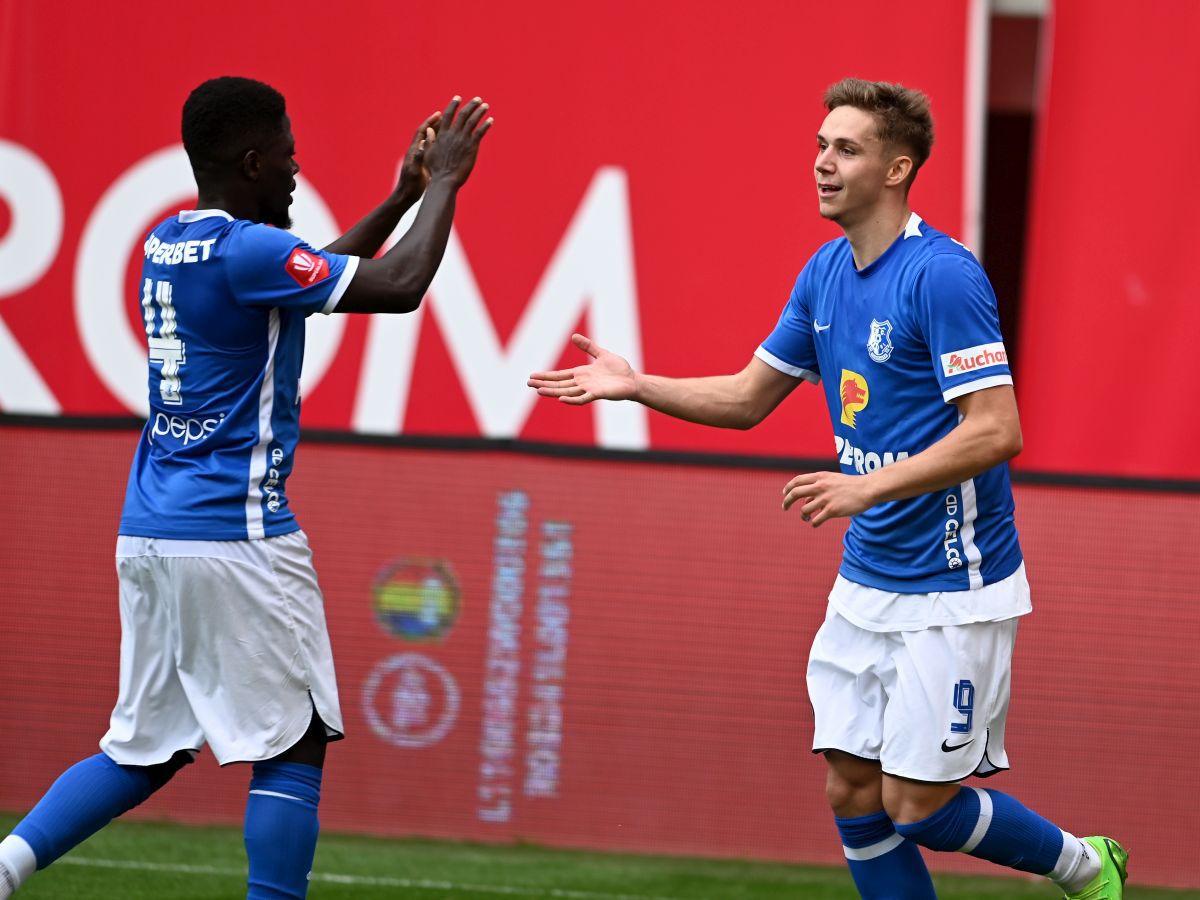 Gică Hagi a izbucnit la adresa propriului staff: „Sunt nervos, e o greșeală foarte mare! Să mi se spună că poate juca și apoi să văd asta?!”