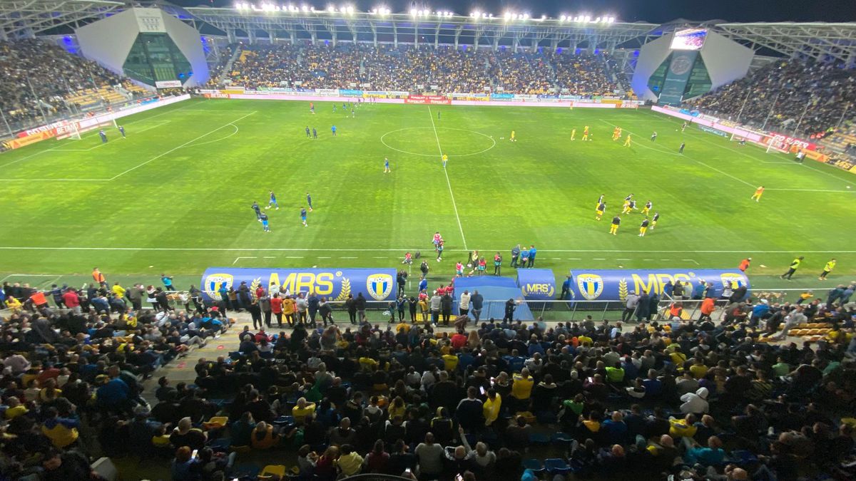 Război în lumea ultrașilor din România! Galeria Petrolului a scandat: „Sifoanelor, sifoanelor!” » Oamenii lui Mustață ar fi încălcat o regulă nescrisă