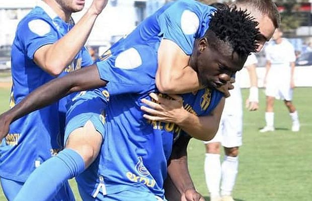 Dramă pentru un jucător » Și-a dus echipa pe primul loc în Liga 2, apoi a plecat la înmormântarea mamei sale