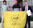 Cristian Cațan (în dreapta), lângă Cristian David (încercuit, în centru), la o acțiune a partidului AUR / Sursă foto: Facebook