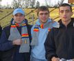 Cristian Cațan (primul din stânga), alături de George Simion (primul din dreapta) la un meci al naționalei din 2007 / Sursă foto: Facebook