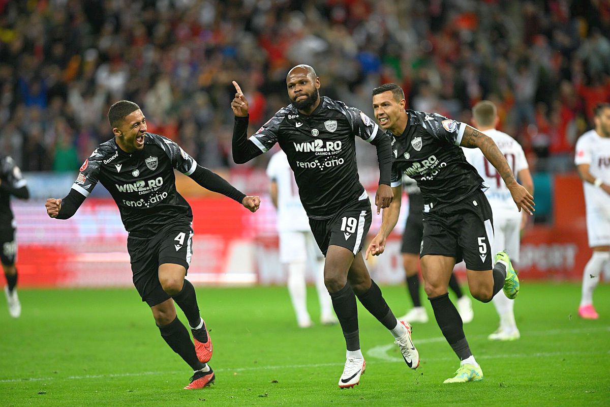 Cât costă să ai un tricou al lui Dinamo dedicat lui Cătălin Hîldan » Comparație cu alte cluburi din Liga 1