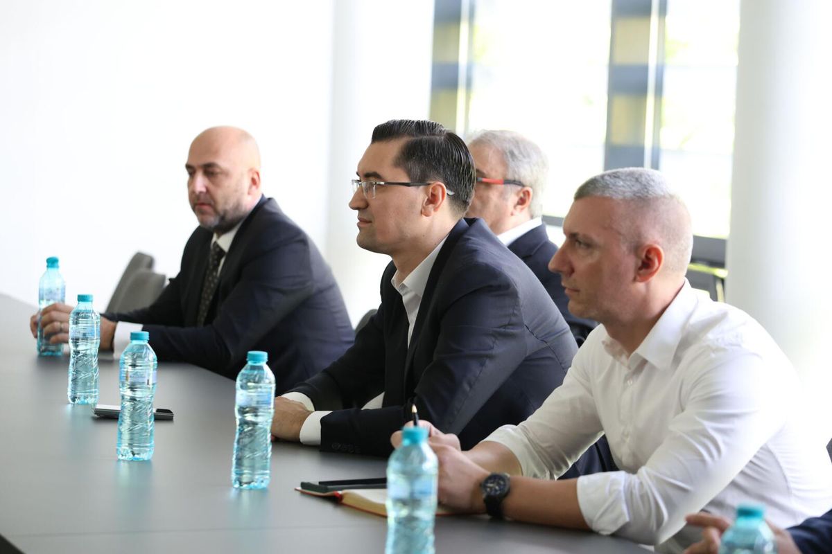 Imagini de la sediul FRF, cu Laporta, Burleanu, Răducioiu și Stoichiță, la finalul întâlnirii de azi