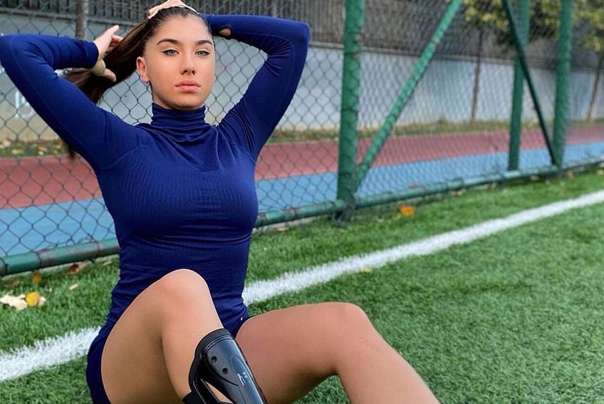 Elif Karaaslan (24 de ani) se declară nevinovată, dar riscă radierea din fotbal / Foto: Instagram