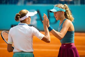 Și-a învins sora în turneul de la Wuham și va împărți premiul câștigat! Situație bizară în circuitul WTA