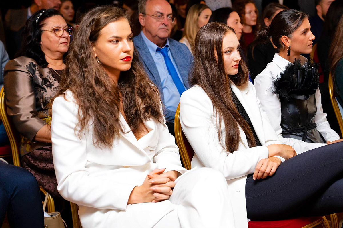 Magdalena Rusu, campioană olimpică la Paris, dezvăluiri cutremurătoare „La feminin”: „O sfătuiau pe mama să facă avort! A zis că mai bine să moară ea la naștere și să trăiesc eu” + „Antrenoarele se spălau la lighean”