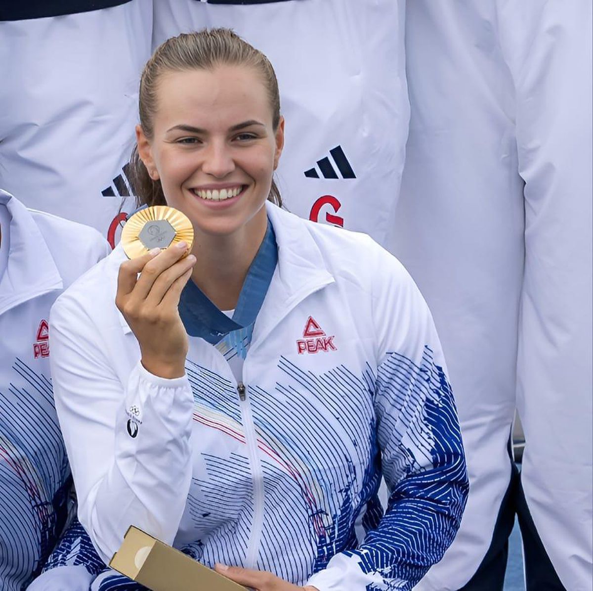 Magdalena Rusu, campioană olimpică la Paris, dezvăluiri cutremurătoare „La feminin”: „O sfătuiau pe mama să facă avort! A zis că mai bine să moară ea la naștere și să trăiesc eu” + „Antrenoarele se spălau la lighean”