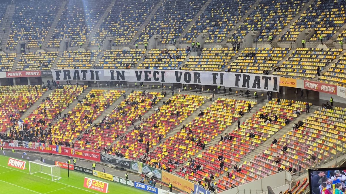 Galeriile s-au războit prin mesaje în Dinamo - Rapid » „Câinii” le-au luat fața giuleștenilor
