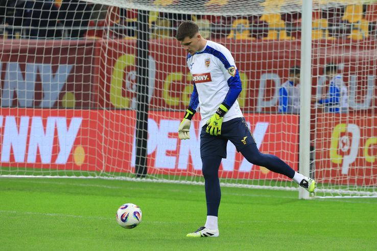 Ștefan Târnovanu a ieșit la încălzire // foto: Ionuț Iordache (GSP)