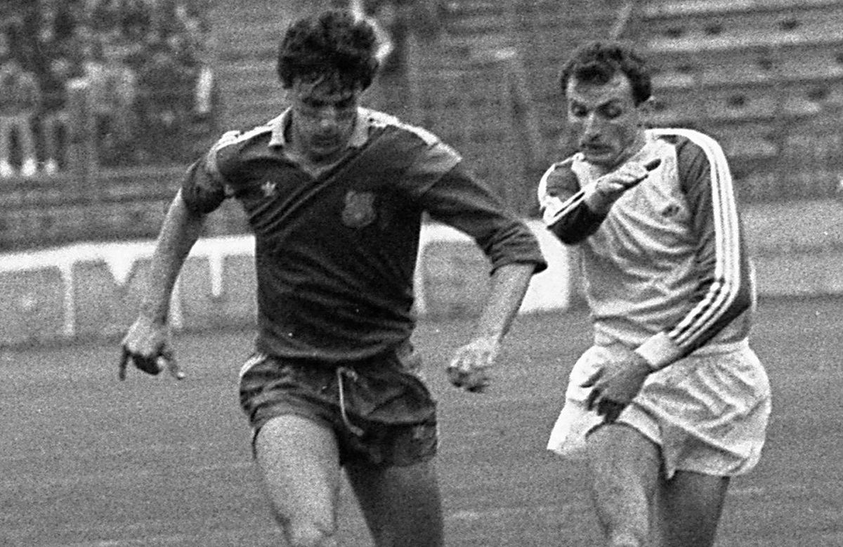 3 momente incredibile cu marele Gică Popescu, de ziua lui » Vândut pe două mașini de spălat, lider la Barcelona, a „pățit-o” cu Guardiola și Cruyff: „Aveți 10 minute, hotărâți-vă!”