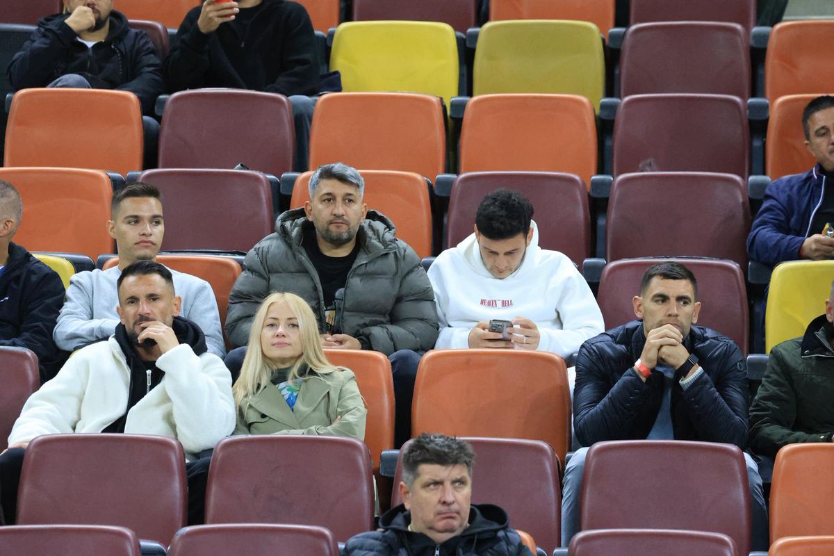 Îl recunoști? Apariție discretă, la România - Moldova, a fostului mijlocaș de la Dinamo și FCSB