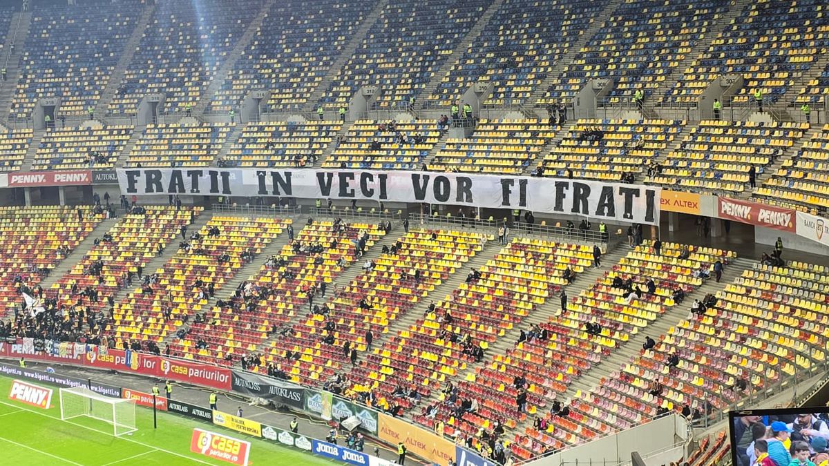 Galeriile s-au războit prin mesaje în Dinamo - Rapid » „Câinii” le-au luat fața giuleștenilor