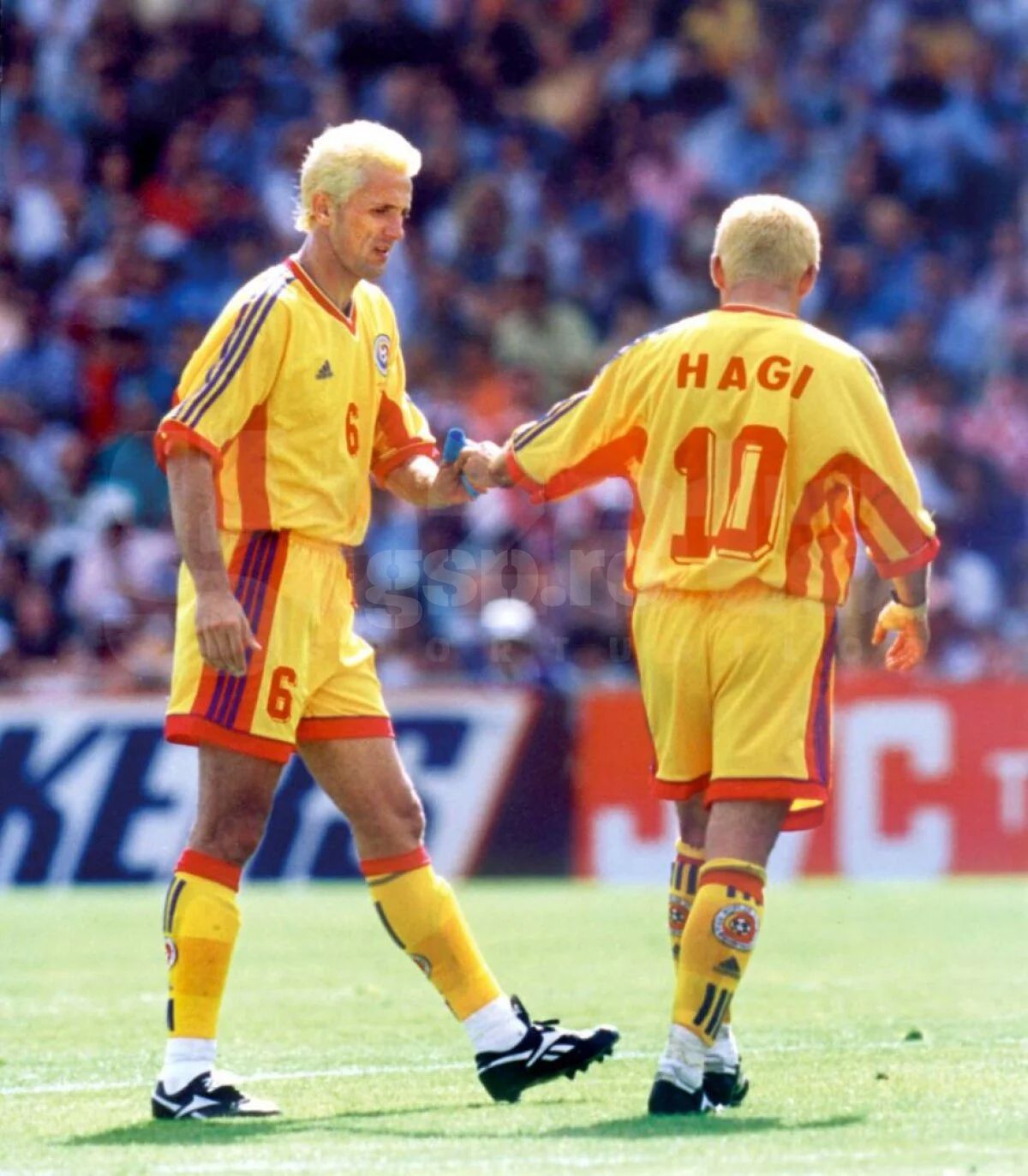 3 momente incredibile cu marele Gică Popescu, de ziua lui » Vândut pe două mașini de spălat, lider la Barcelona, a „pățit-o” cu Guardiola și Cruyff: „Aveți 10 minute, hotărâți-vă!”