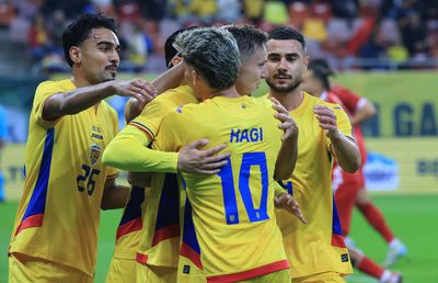 Miza nevăzută a meciului cu Austria: patru „tricolori” importanți în pericol de suspendare! + Vestea proastă: arbitrul e în topul „sperietorilor cu fluier” din Europa