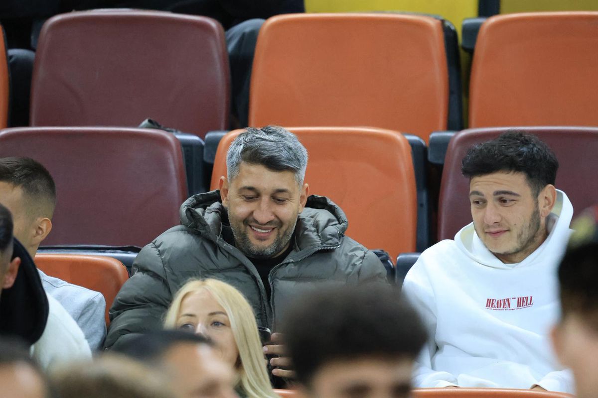 Îl recunoști? Apariție discretă, la România - Moldova, a fostului mijlocaș de la Dinamo și FCSB