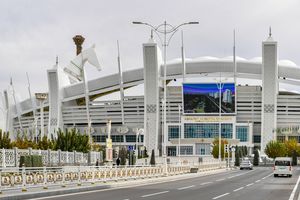 Cunoscuții vloggeri români au ajuns la câțiva pași de stadionul INTERZIS din cel mai misterios oraș al lumii: „Teoretic, trebuia să îl vizităm... nu se poate”