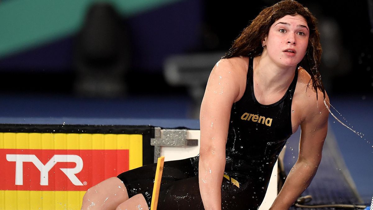 Înotătoarele din Italia, prinse la furat în aeroportul din Singapore, au primit o suspendare de 90 de zile