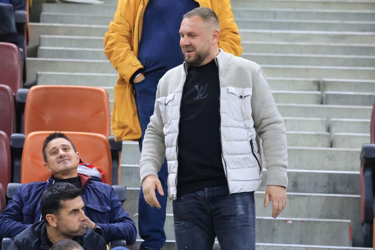 Îl recunoști? Apariție discretă, la România - Moldova, a fostului mijlocaș de la Dinamo și FCSB