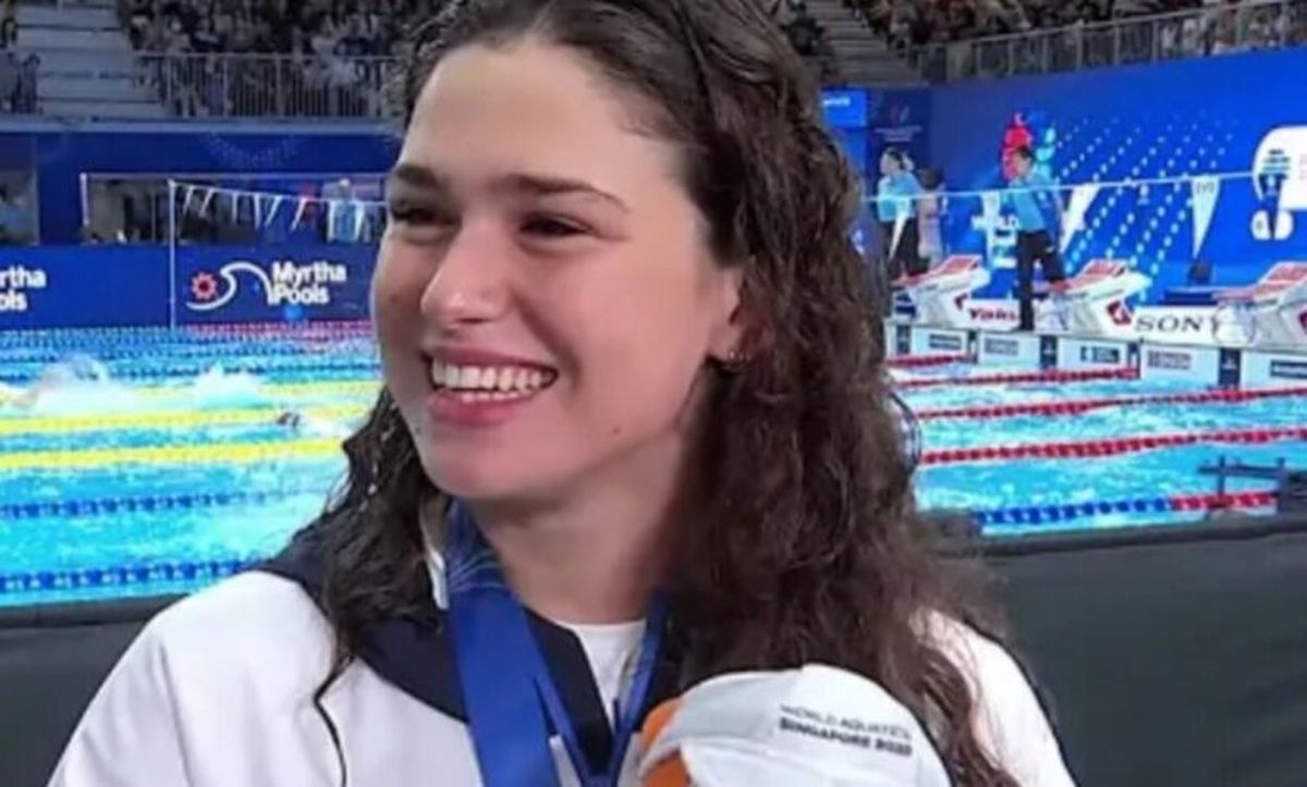 Înotătoarele din Italia, prinse la furat în aeroportul din Singapore, au primit o suspendare de 90 de zile