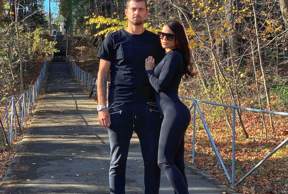 Bouchard a povestit ce a pățit în avion: „Asta m-a întrebat, de parcă nu era suficient de jenant”