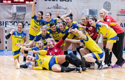 GLORIA BISTRIȚA - CORONA BRAȘOV 25-27 // Brașovencele sunt aproape de grupele Cupei EHF